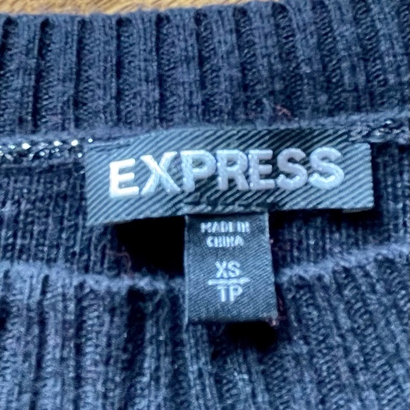 Express Sweater - Picture 6 of 7